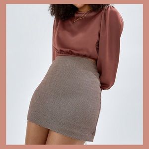 Aritzia, Wilfred Classic Mini Skirt, Size 6.